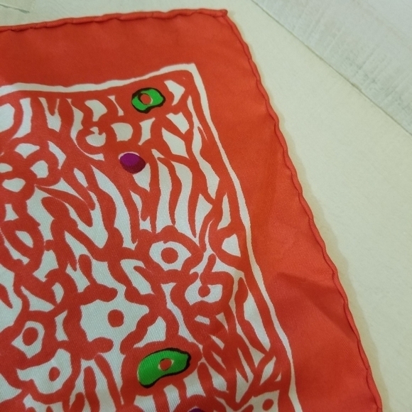 {26" X 26"} Vintage Givenchy Paris Scarf Abstract Orangy-Red Green Purple White - Picture 11 of 13